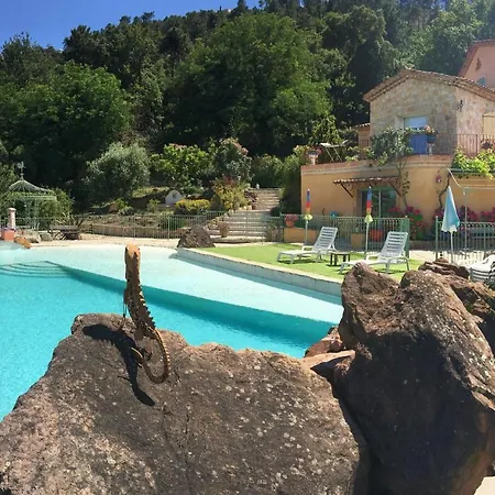 Un Petit Paradis En Provence