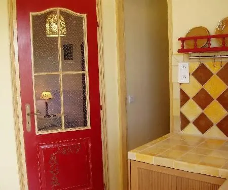 بيت ضيافة Un Petit Paradis En Provence