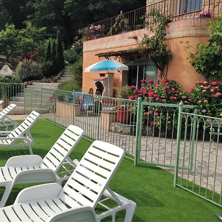 Un Petit Paradis En Provence بيت ضيافة