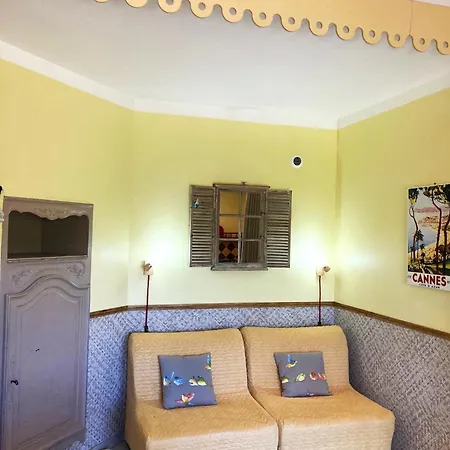 Un Petit Paradis En Provence بيت ضيافة Fréjus